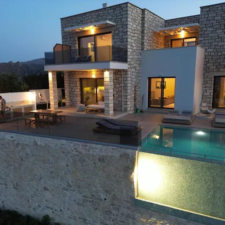 Villa Paleokastro With Private Heated Pool, Views - Next To Center - Wifi Kíssamos